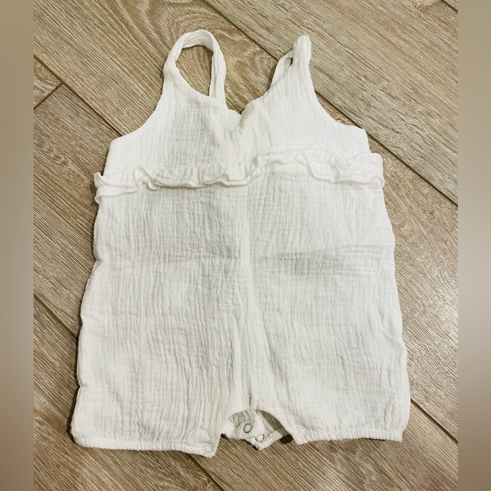 White romper 6 to 9 months